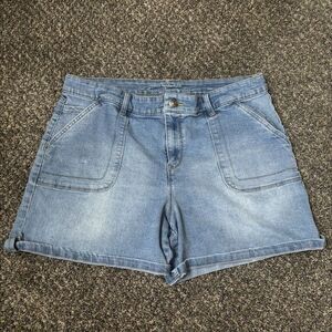 Gloria Vanderbilt‎ Women’s Denim Shorts Size 13.